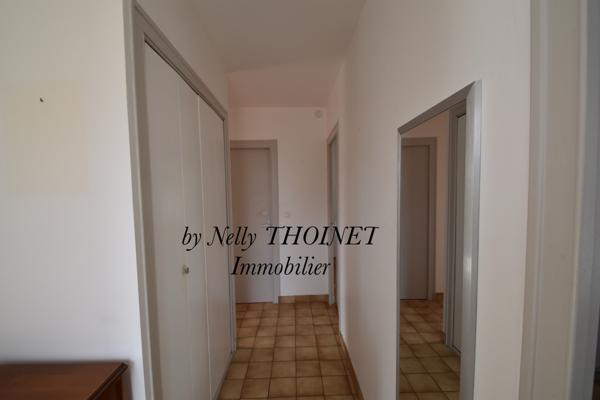 La Roche-Blanche (63670) Dépt.63, LA ROCHE BLANCHE, MAISON de plain pied, 94m2, véranda, garage, terrasse et terrain de 1233 m2