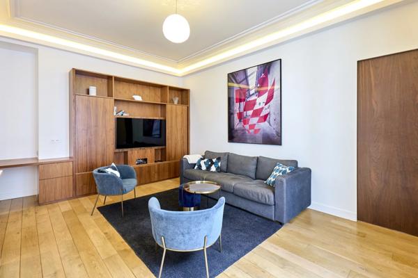 Appartement Paris 8e - CHAMPS-ÉLYSÉES