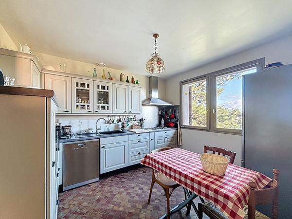 Maison familiale à Meximieux 100m2 sur sous sol complet, vue dégagée, terrain 1108m2