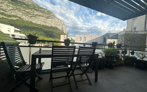 Appartement à vendre    3 pièces • 80,51 m2 Saint-Égrève