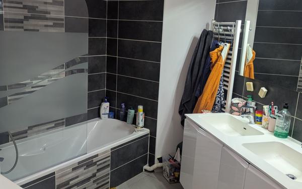 Appartement à vendre    3 pièces • 80,51 m2 Saint-Égrève