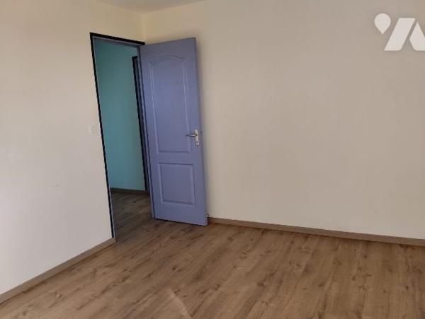 MAISON de 85 m² RENOVEE sur 932 m² de TERRAIN