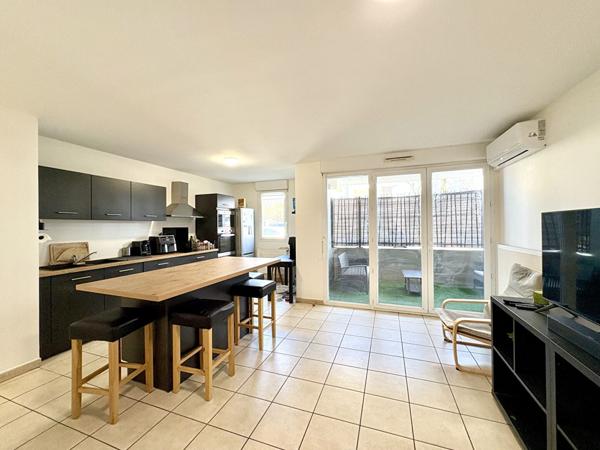 APPARTEMENT T3 , LUMINEUX , GARAGE , BON ETAT