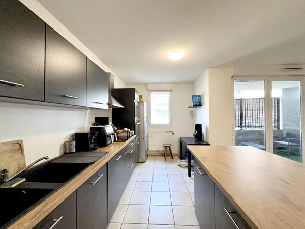 APPARTEMENT T3 , LUMINEUX , GARAGE , BON ETAT