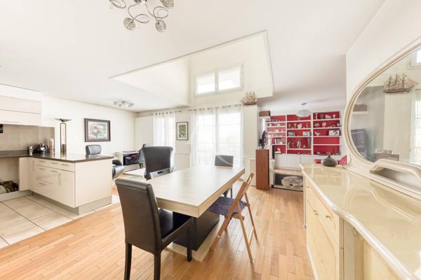 Appartement Emerainville 4 pièce(s) 90.4 m2
