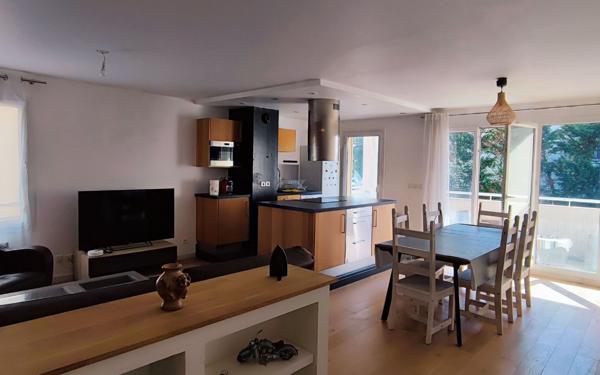 Appartement à vendre    3 pièces • 65 m2 Marignane