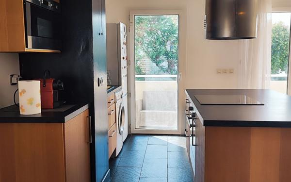 Appartement à vendre    3 pièces • 65 m2 Marignane