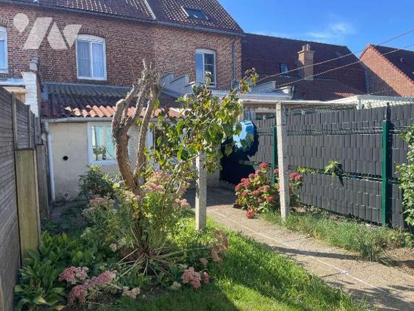 EN EXCLUSIVITE A VENDRE à BAILLEUL dans le NORD (59) : MAISON DE VILLE MITOYENNE PROCHE CENTRE-...