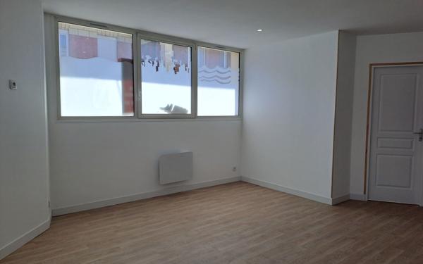 Appartement à louer    2 pièces • 49,25 m2 Saint-Quentin