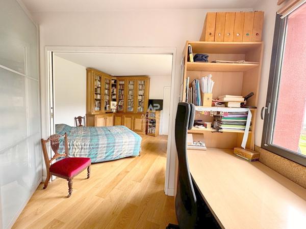 Viroflay - Quartier Pasteur - Maison moderne et écologique avec studio indépendant possible €1 350 000 ** - Référence 664-Com