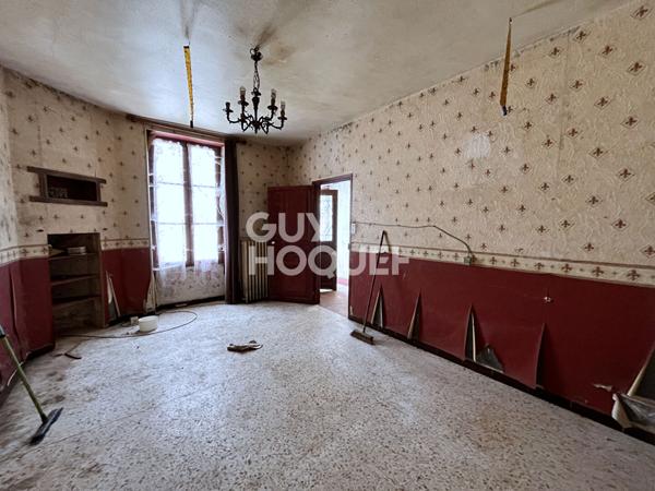 Maison ancienne à rénover à Escolives-Sainte-Camille