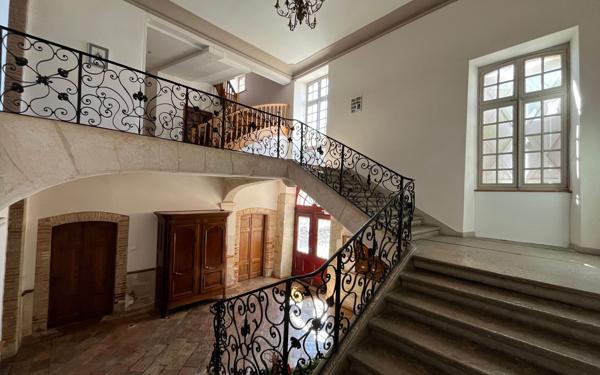 Appartement à louer    4 pièces • 162,20 m2 Caussade