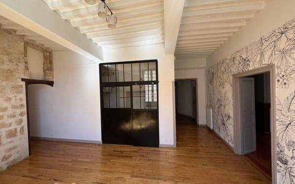 Appartement à louer    4 pièces • 162,20 m2 Caussade