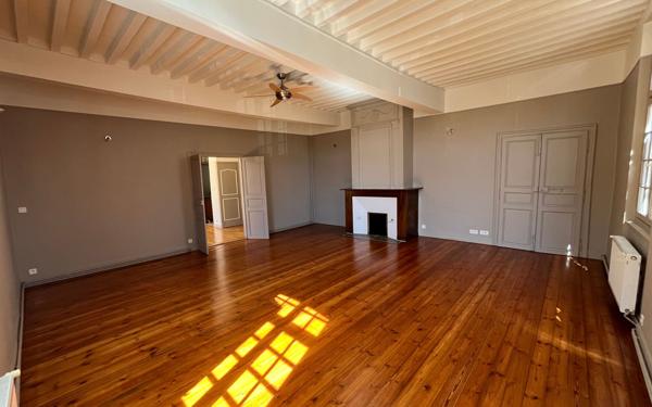 Appartement à louer    4 pièces • 162,20 m2 Caussade