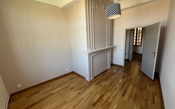 Appartement à louer    4 pièces • 162,20 m2 Caussade