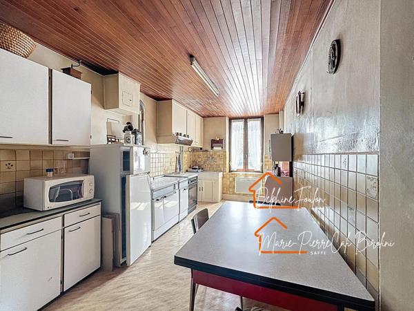 Maison de village avec garage