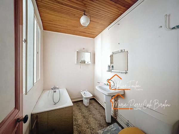 Maison de village avec garage