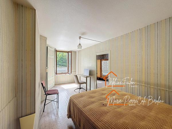 Maison de village avec garage