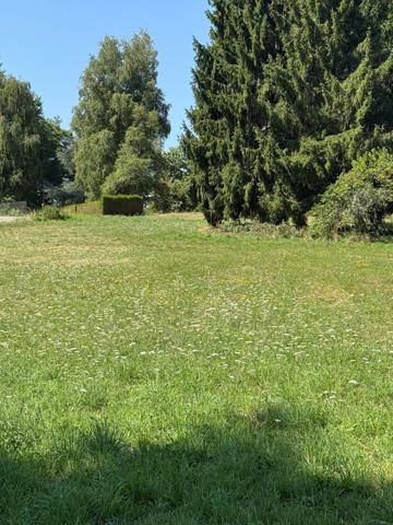 Terrain constructible - Situé dans une impasse - Proche des services & commerces