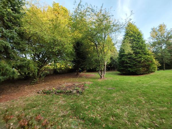 Agréable maison à rafrachir sur sous-sol complet