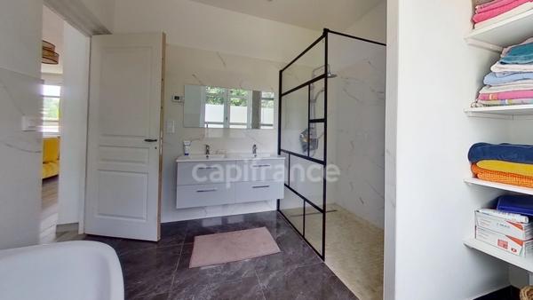 Maison de plain pied, 79m2, 2 chambres, véranda, jardin, à MARMANDE (47)