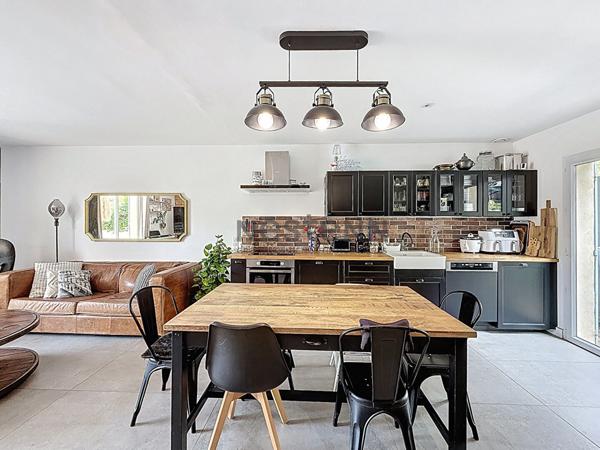 Maison T4 de 110m2 sur un terrain de 240m2- Double box fermé - SECTEUR LA VALENTINE