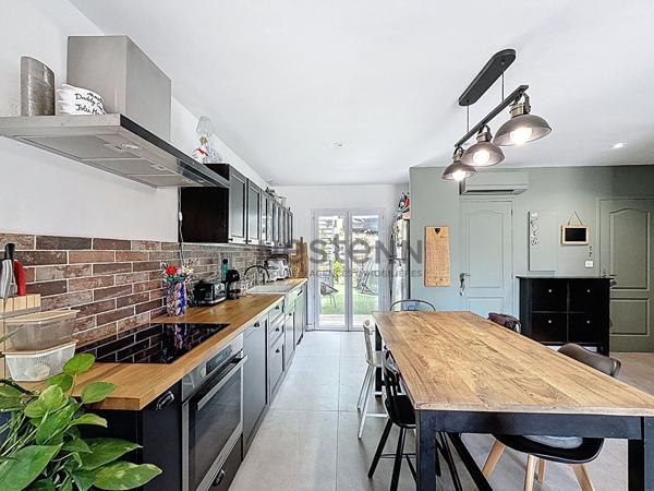 Maison T4 de 110m2 sur un terrain de 240m2- Double box fermé - SECTEUR LA VALENTINE