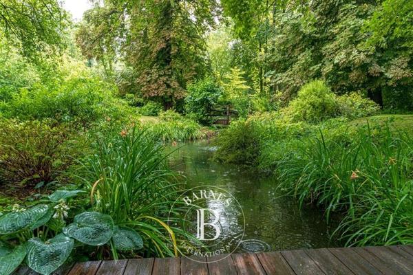 Amiens, Maison 6 Chambres -  450 m² à vendre
