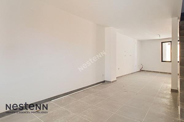 Maison de village Velaux 3 pièces 60 m2 avec cours rénovée