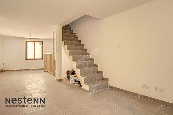 Maison de village Velaux 3 pièces 60 m2 avec cours rénovée