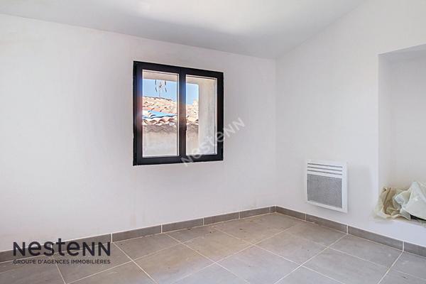 Maison de village Velaux 3 pièces 60 m2 avec cours rénovée