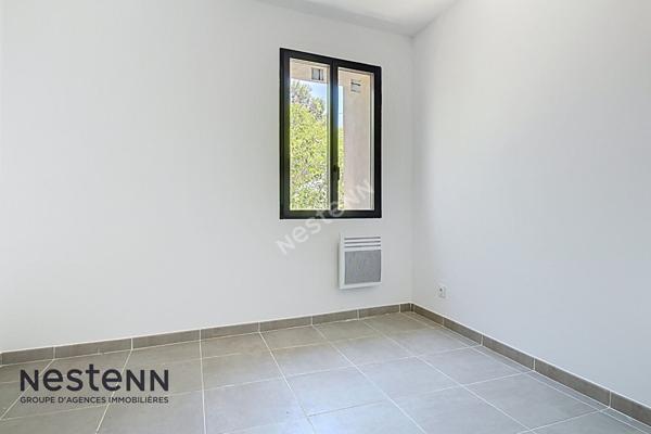 Maison de village Velaux 3 pièces 60 m2 avec cours rénovée