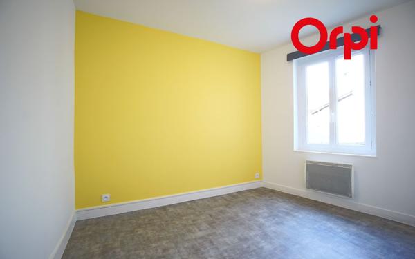 Immeuble à vendre    8 pièces •  Bernay