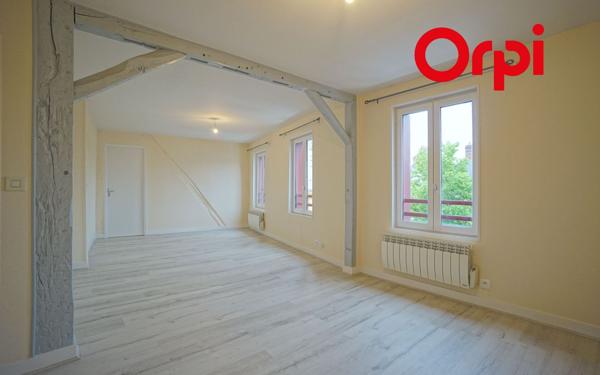 Immeuble à vendre    8 pièces •  Bernay