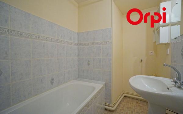 Immeuble à vendre    8 pièces •  Bernay