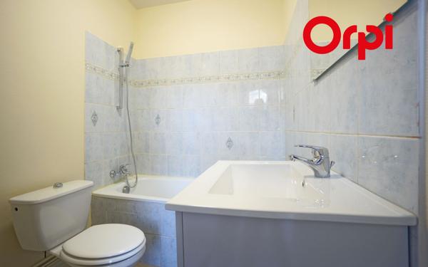 Immeuble à vendre    8 pièces •  Bernay