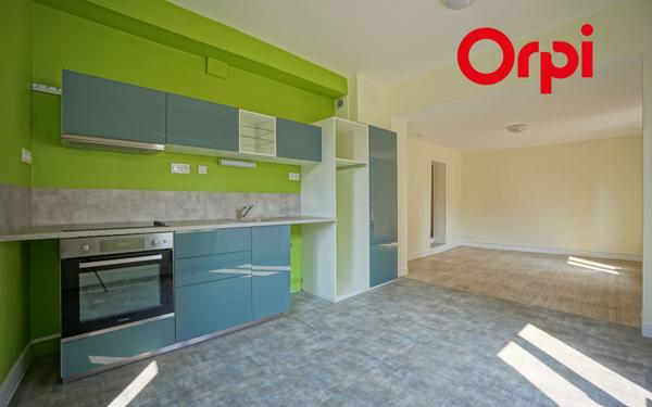 Immeuble à vendre    8 pièces •  Bernay