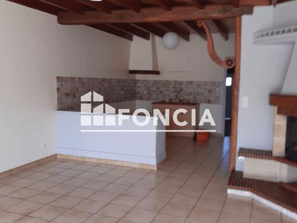 Location Maison 4 pièces 93 m² - 333 RUE DES ECOLES Epannes 79270