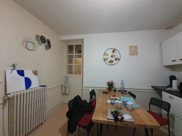 MAISON DE VILLE AVEC COUR ET GARAGE