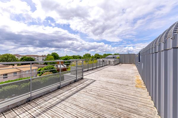 Appartement Bègles 4 pièces avec terrasse de 100 m2 et 2 places de parking