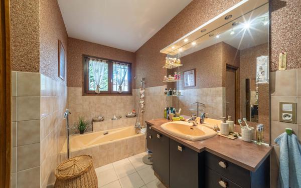 Maison à vendre    5 pièces •  Gujan-Mestras