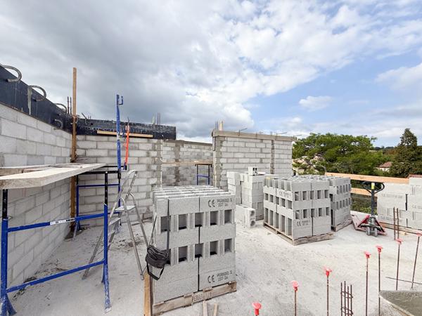 T4 neuf 92 m² - Terrasse, cave et box double