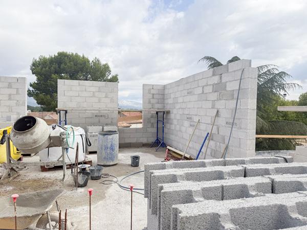 T4 neuf 92 m² - Terrasse, cave et box double