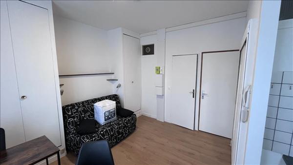 Appartement à louer 335 € CC CHATEAUROUX 1 pièce 18 m² DPE C