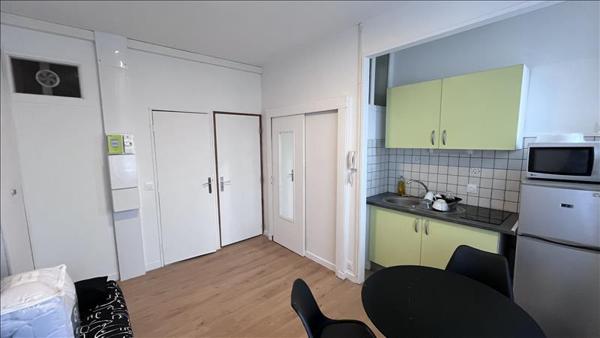 Appartement à louer 335 € CC CHATEAUROUX 1 pièce 18 m² DPE C