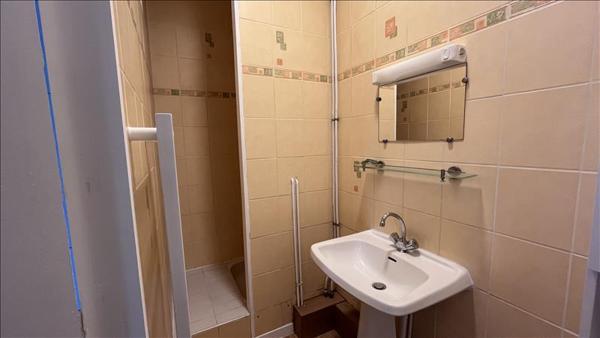 Appartement à louer 335 € CC CHATEAUROUX 1 pièce 18 m² DPE C