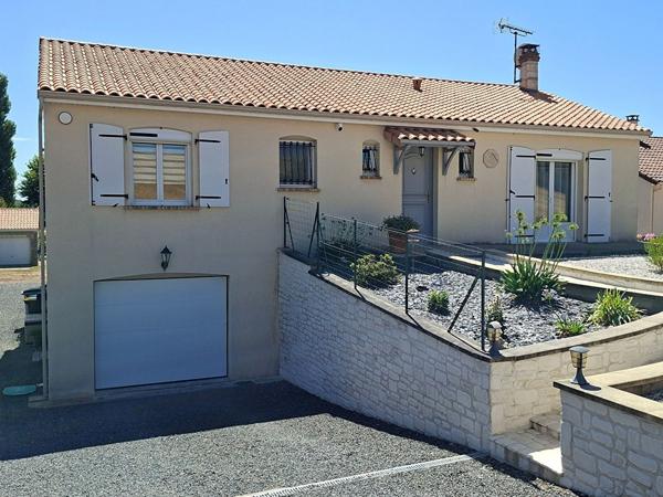 Maison 5 pièces à vendre Dangé Saint Romain - 86220 / Réf: 12066