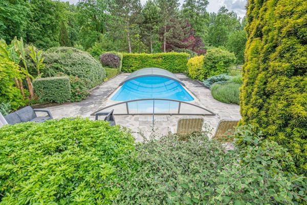 Deux maisons 17 pièces 550 m2 structure équestre parc 1ha