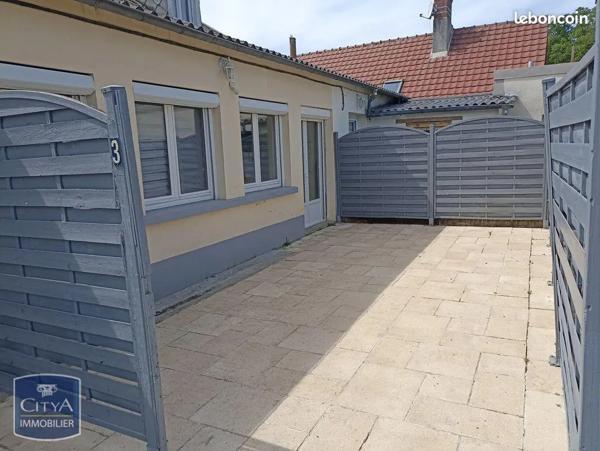 Maison à louer 2 pièces 28m² Saint-Germain-du-Puy (18390)