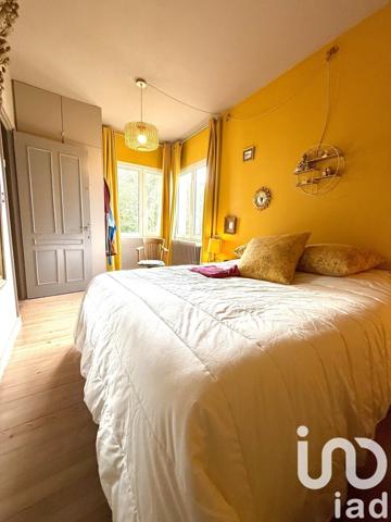 Maison 8 pièces de 240 m² à Lucenay (69480)